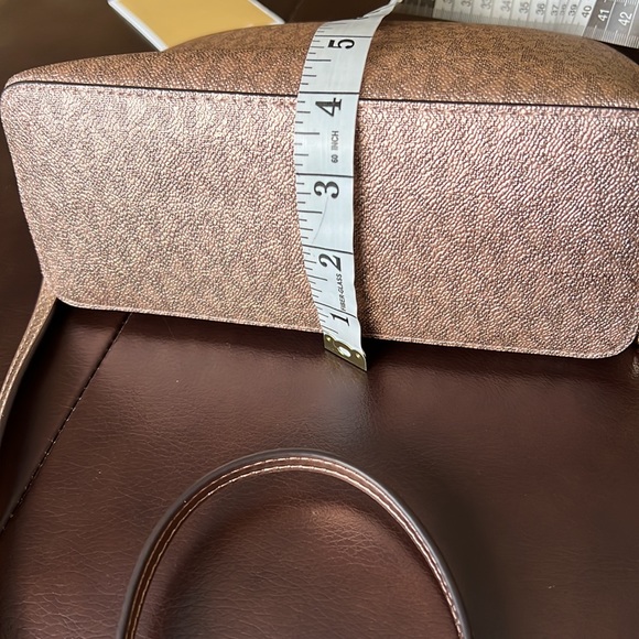 Michael Kors Medium Dome Crossbody Bag Rose Gold - Picture 15 of 16